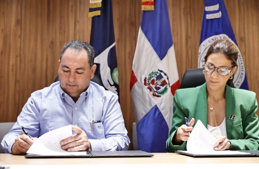 SNS firma tres acuerdos para impulsar mejoras en laboratorios, investigación y accesibilidad en la Red Pública